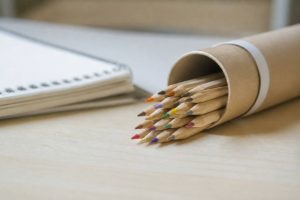 Crayon de couleur publicitaire : un objet créatif et utile pour votre communication